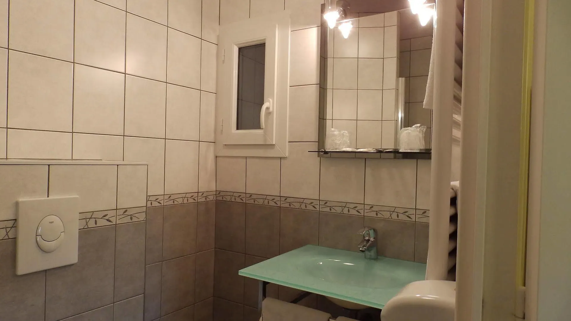 **  Les Cevennes Hotel Saint-Cirgues-en-Montagne France